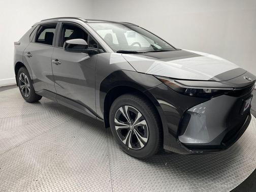 2025 Toyota bZ4X XLE