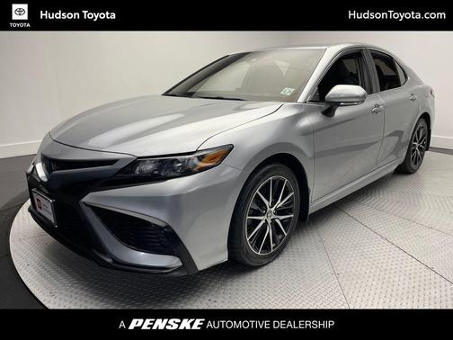 2023 Toyota Camry Hybrid SE