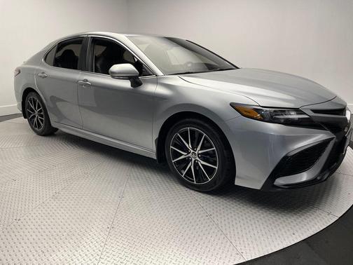 2023 Toyota Camry Hybrid SE
