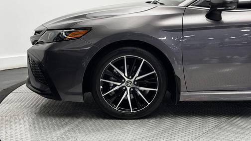 Predawn Gray Mica 2024 Toyota Camry SE