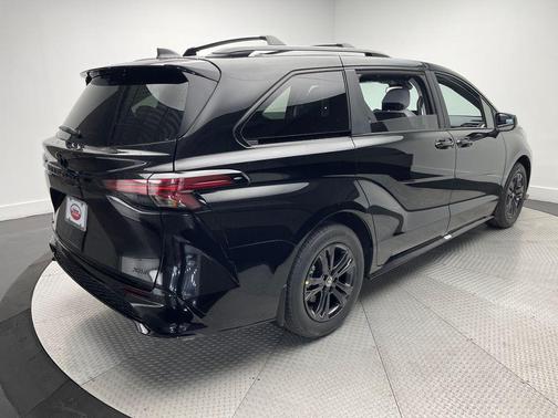 2026 Toyota Sienna XSE 7 Passenger