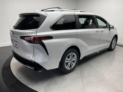 2026 Toyota Sienna Limited