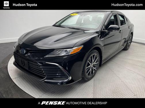 2021 Toyota Camry Hybrid XLE