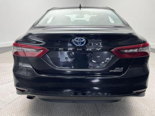2021 Toyota Camry Hybrid XLE