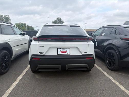 Wind Chill Pearl 2026 Toyota C-HR XSE