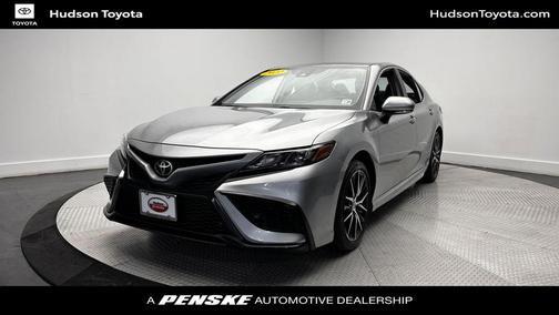 Celestial Silver Metallic 2022 Toyota Camry SE