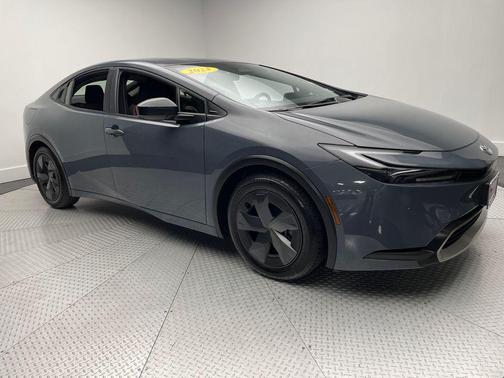 2024 Toyota Prius Prime SE