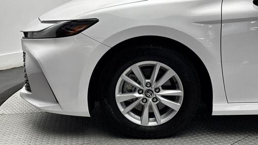 Ice Cap 2026 Toyota Camry LE