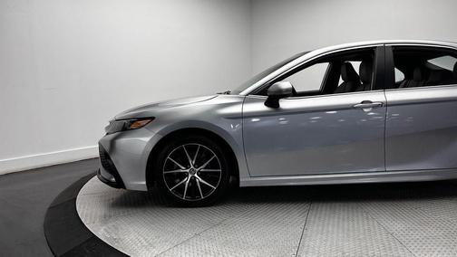 Celestial Silver Metallic 2023 Toyota Camry SE