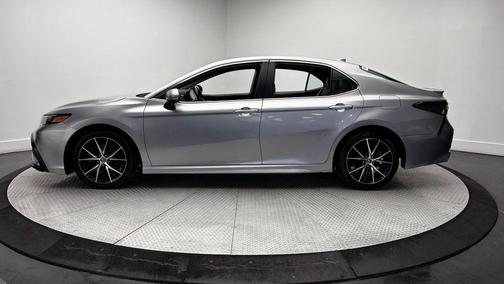 Celestial Silver Metallic 2023 Toyota Camry SE