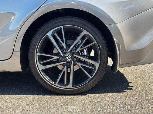 Heavy Metal/Midnight Black Metallic 2025 Toyota Camry XSE