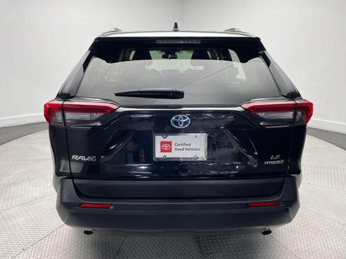 2022 Toyota RAV4 Hybrid LE