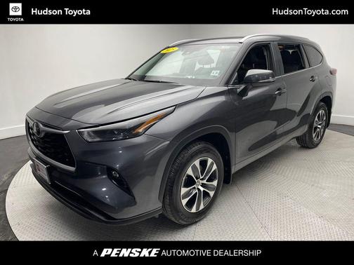2025 Toyota Highlander XLE