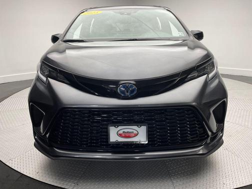2025 Toyota Sienna XSE 7 Passenger