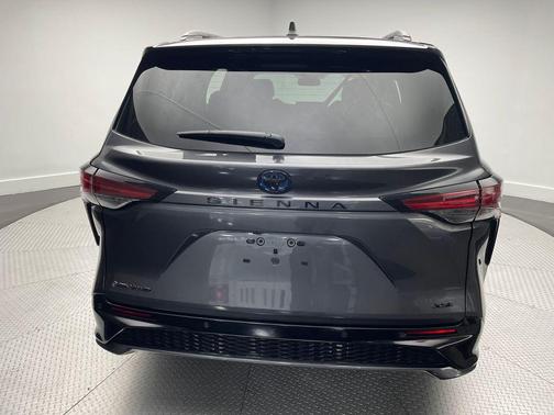 2025 Toyota Sienna XSE 7 Passenger
