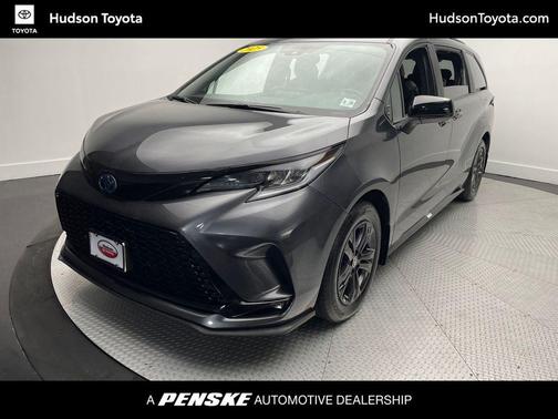 2025 Toyota Sienna XSE 7 Passenger