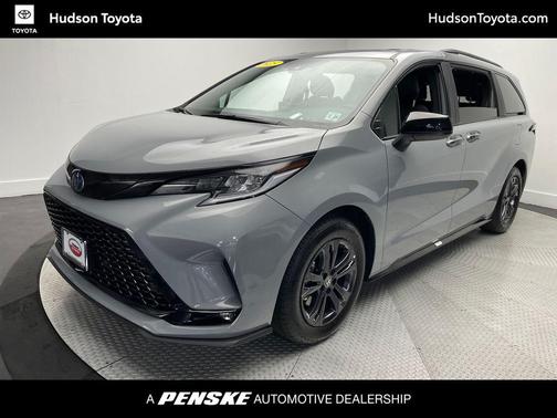 2025 Toyota Sienna XSE 7 Passenger