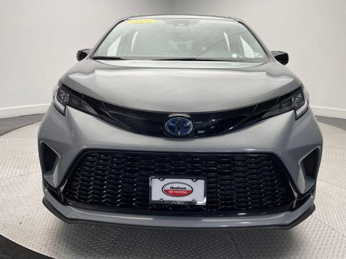 2025 Toyota Sienna XSE 7 Passenger