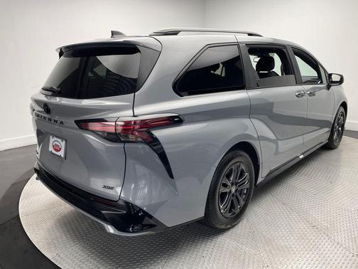 2025 Toyota Sienna XSE 7 Passenger