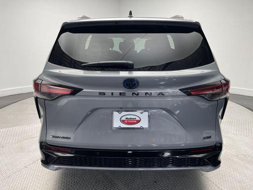 2025 Toyota Sienna XSE 7 Passenger