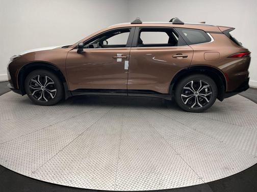 2025 Toyota Crown Signia XLE