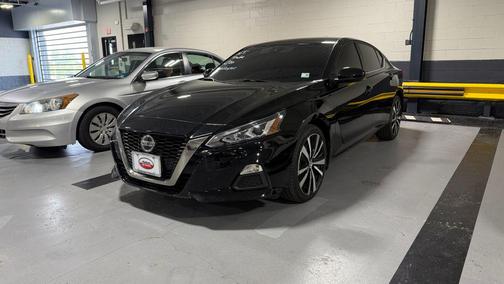 Super Black 2022 Nissan Altima SR Intelligent AWD