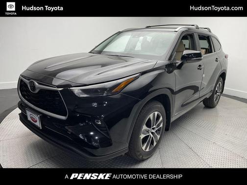 2025 Toyota Highlander Hybrid XLE