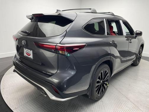2025 Toyota Highlander XSE