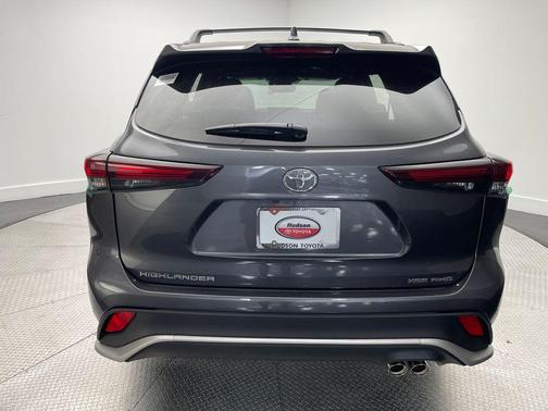 2025 Toyota Highlander XSE
