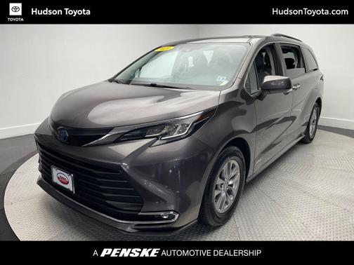 2021 Toyota Sienna XLE