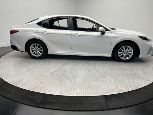 Ice Cap 2025 Toyota Camry LE