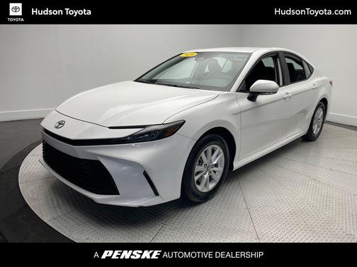 Ice Cap 2025 Toyota Camry LE