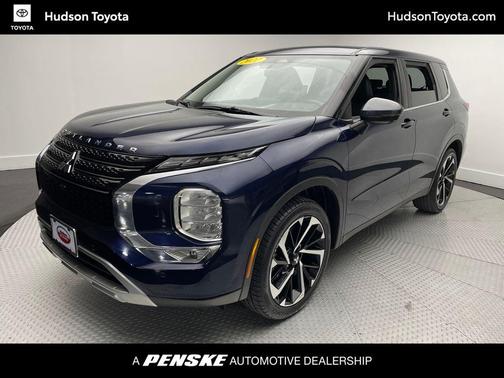 2022 Mitsubishi Outlander SE