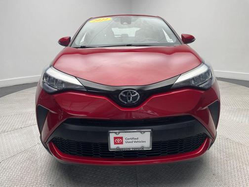 2022 Toyota C-HR XLE