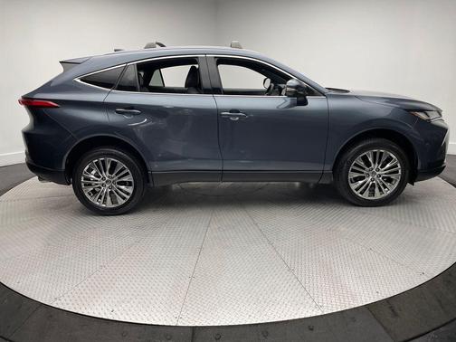 2023 Toyota Venza XLE