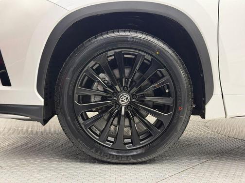 Wind Chill Pearl 2023 Toyota Highlander XSE
