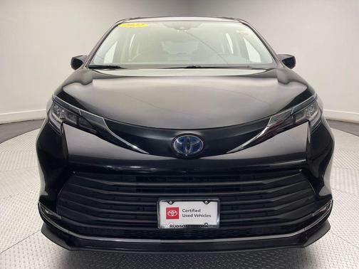 2022 Toyota Sienna XLE