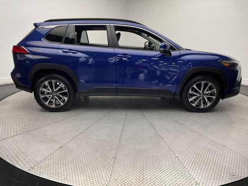 2024 Toyota Corolla Cross XLE