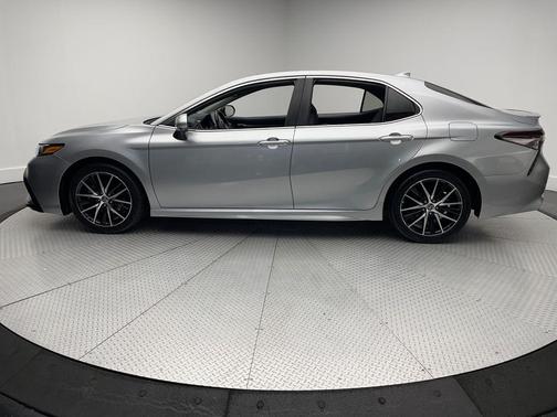 2023 Toyota Camry Hybrid SE