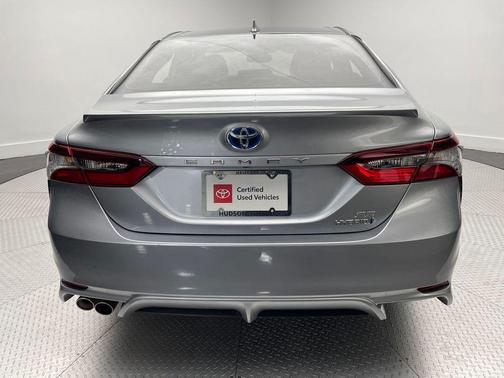 2023 Toyota Camry Hybrid SE