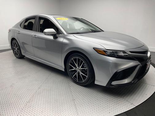 2023 Toyota Camry Hybrid SE