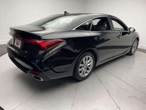 2022 Toyota Avalon XLE