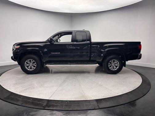 Midnight Black Metallic 2019 Toyota Tacoma SR5