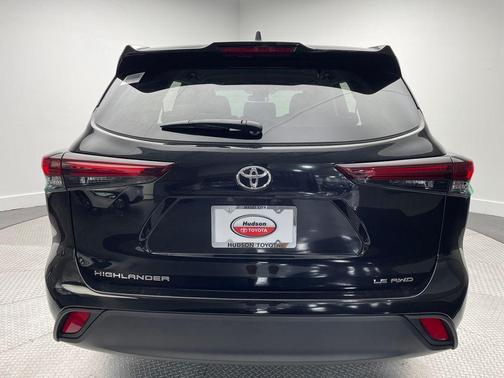 2025 Toyota Highlander LE