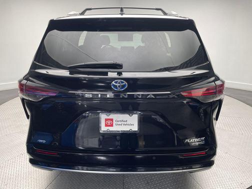 2023 Toyota Sienna Platinum 7 Passenger