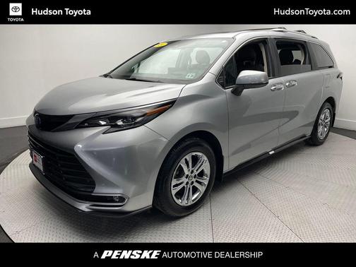 2024 Toyota Sienna Platinum