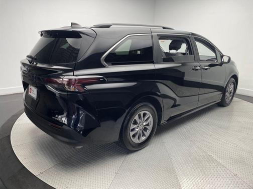 Midnight Black Metallic 2023 Toyota Sienna XLE