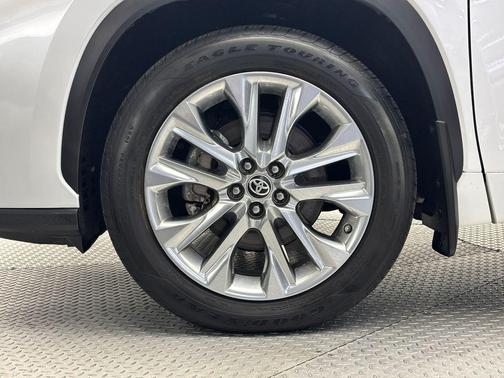 Wind Chill Pearl 2024 Toyota Highlander Limited