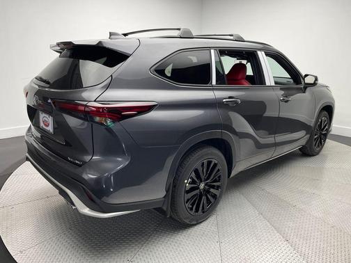 2025 Toyota Highlander XSE