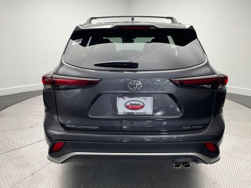 2025 Toyota Highlander XSE